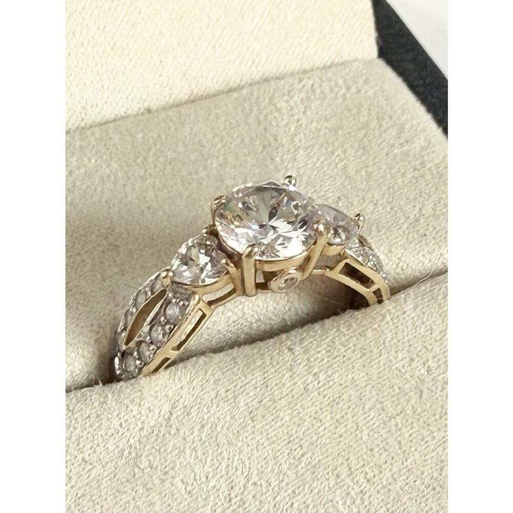 10K Gold Ring Three Stone Engagement Style Artisan Setting Size 7